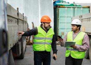 5 Compelling Reasons to Pursue a Career as a Truck Driver
